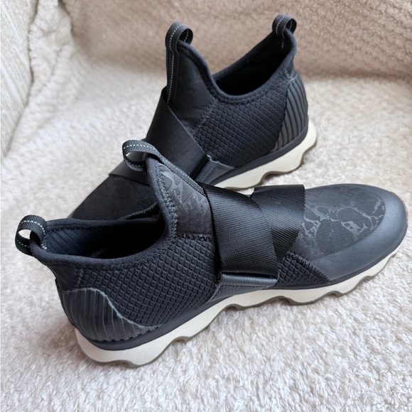 Sorel Black Slip-On Shoes - Picture 2 of 8